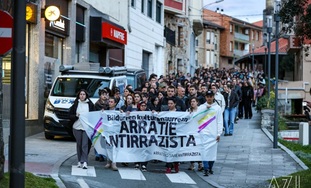 Arrazakeriari atea ixteko