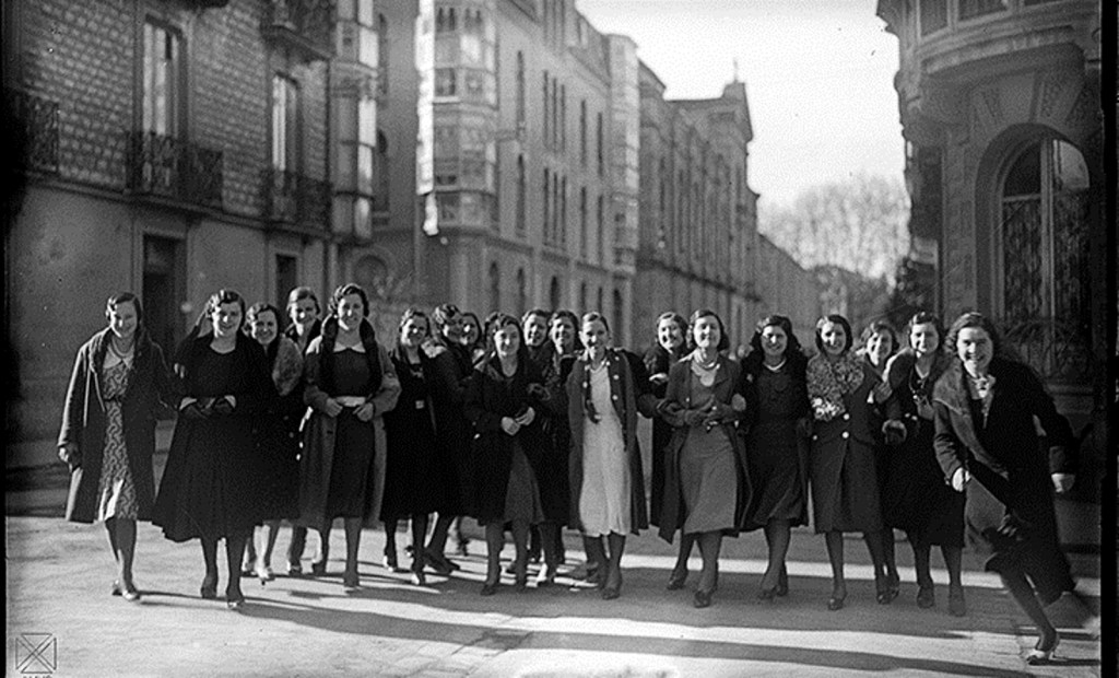 Ama, emaztea, etxeko&nbsp;aingerua