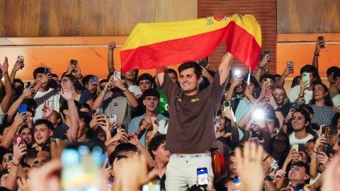 Vito Quiles espainiar «kazetari» ultraeskuindarrak aitortu du finantzaketa pribatua duela bere unibertsitate-birak