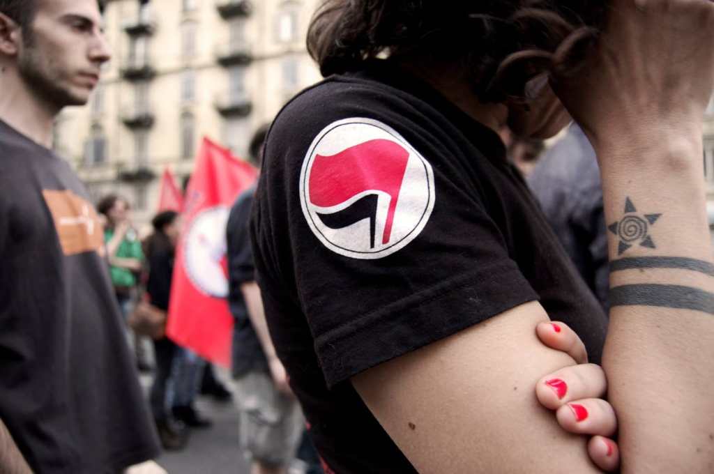 Bitacora de 30 años de autoorganización, contrainformación, agit&prop y antifascismo. Carta abierta a las nuevas&nbsp;generaciones.