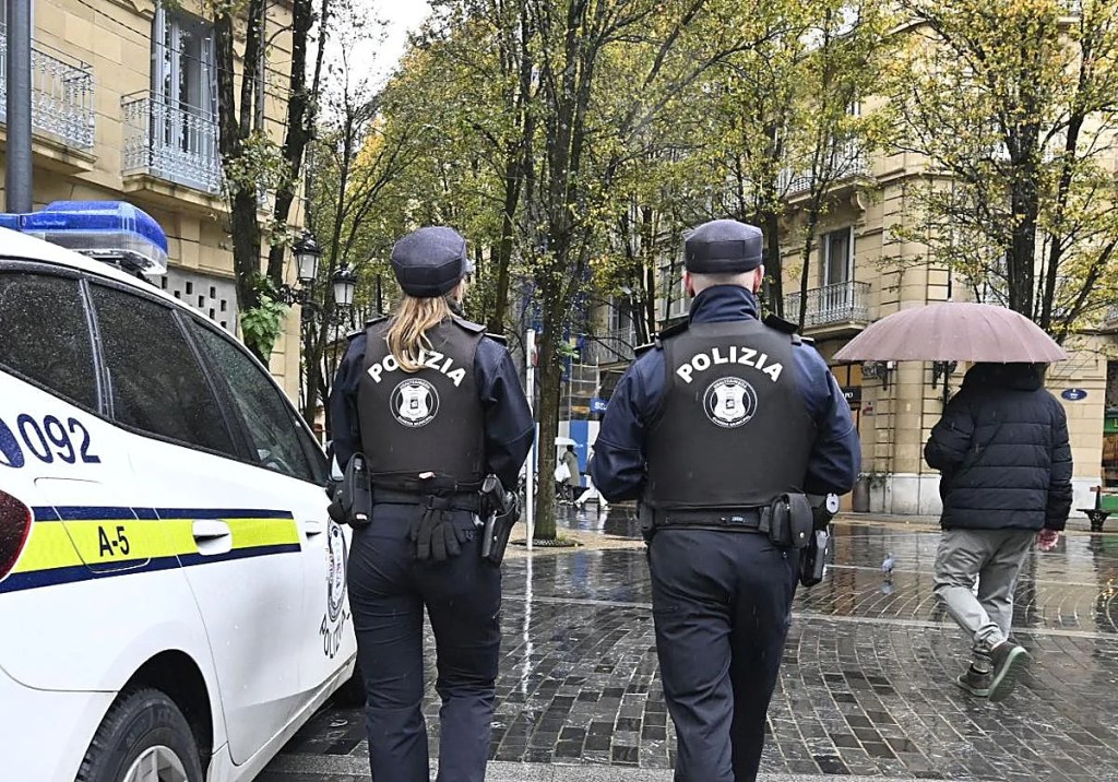 EAJ-PNV-ren eskuetan dagoen Donostia-ko Udalak langile migratzaile bat jipoitu zuen udaltzaina ofizial-orde izendatu duela salatu du LAB&nbsp;sindikatuak