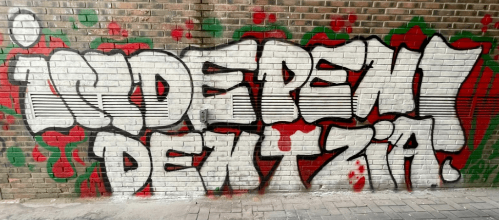 Ertzaintzaren bortizkeria salatu dute Donostia-ko Egia auzoan, independentziaren aldeko margoketa bat&nbsp;«aitzaki»