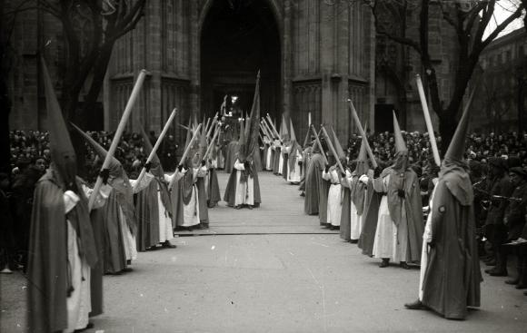 Prozesioak eta faxistak