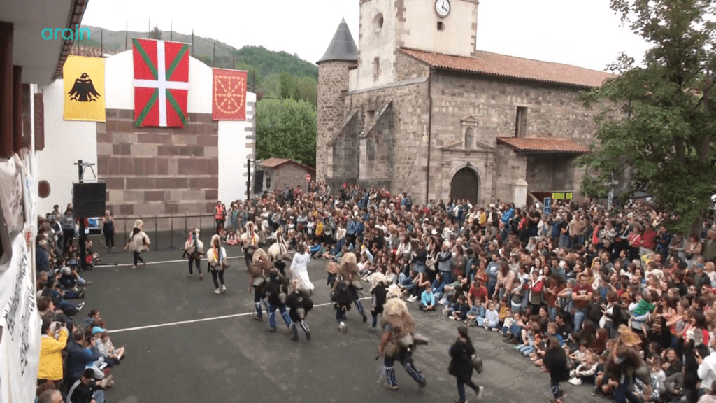 Joan den igandean hainbat eraso eman ziren Baigorri-n ospatutako Nafarroaren&nbsp;Egunean