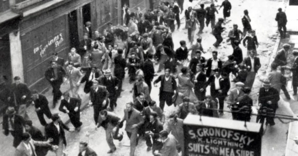 (LIBRO) LA BATALLA DE CABLE STREET – La derrota de los camisas negras ingleses y el nacimiento del antifascismo militante&nbsp;europeo