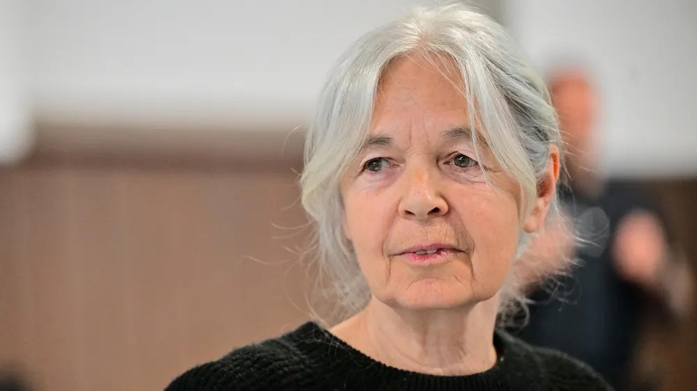 Daniela Klette condenada en Alemania a 13 años de prisión acusada de atracos y de ser una ex-miembro de la extinta organización armada Rote Armee Fraktion (RAF)