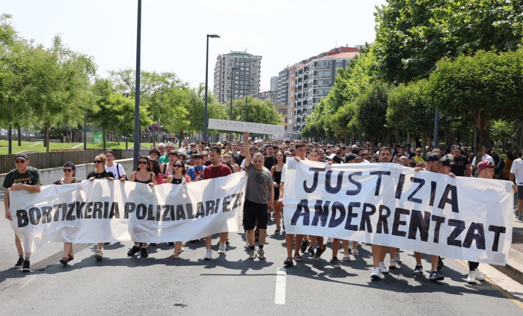 Santurtzi-n (Bizkaia) udaltzaingoak hildako Ander gaztearen gurasoek auzitara jotzeko asmoa dute, zer gertatu zen&nbsp;argitzeko