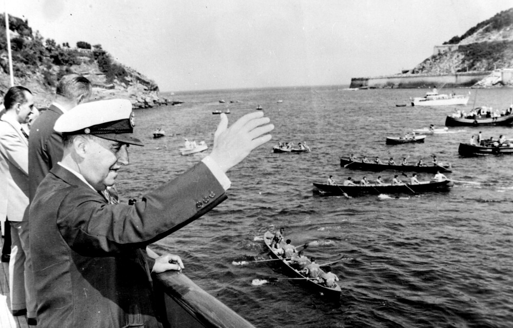 Duela 67 urte, Donostian, Franco diktadore faxistaren yatearen aurkako ekintza antifaxista burutu zuten&nbsp;ikurriñekin