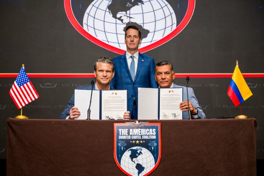 Ameriketako Estatu Batuetako armadak “operazio militarrak” egin ahal izango ditu Kolonbian