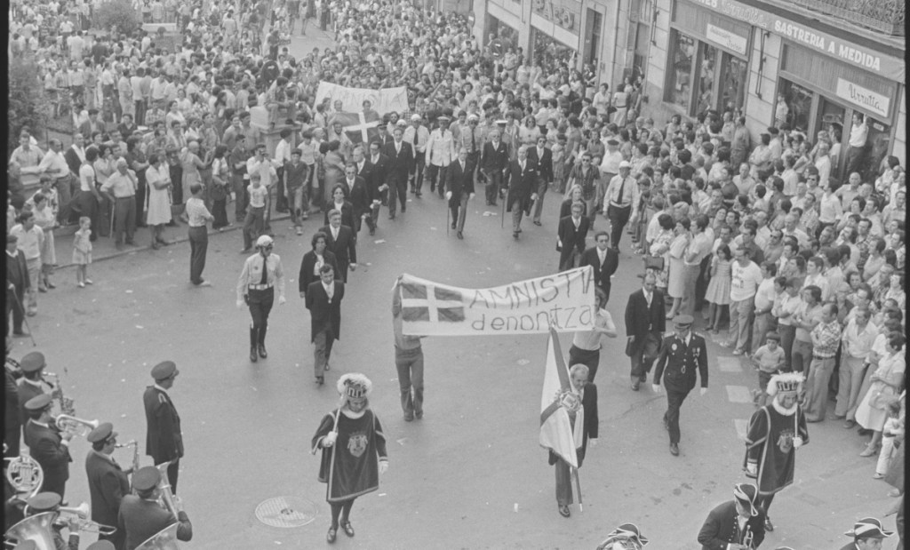 Doluak festa irentsi&nbsp;zuenekoa