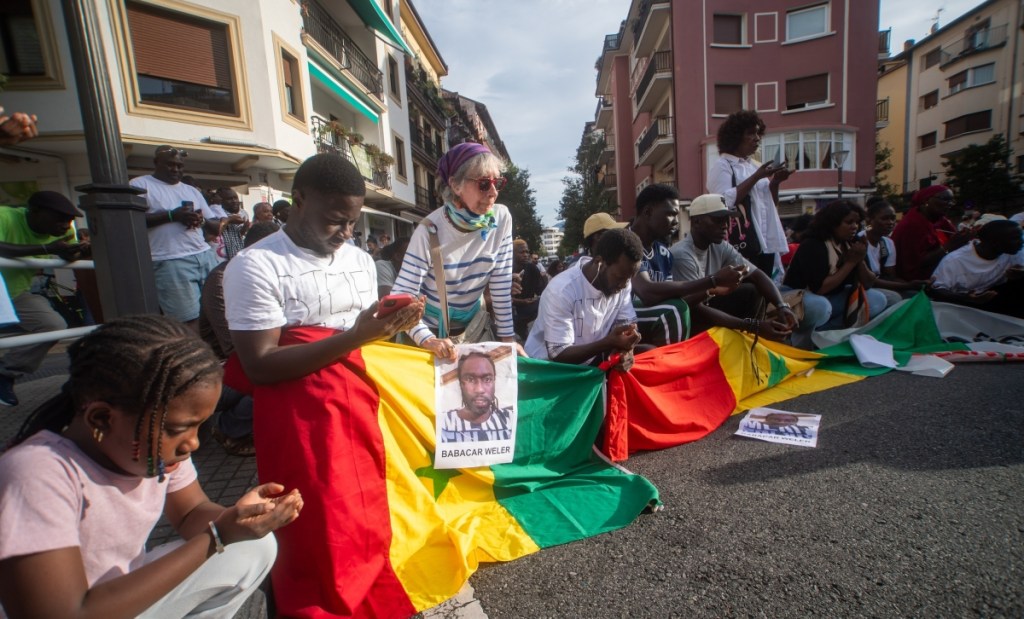 Agur, Babacar